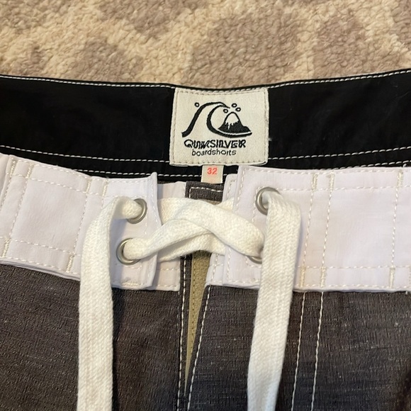 Quiksilver Checkered Grey Board Shorts 32 - Picture 3 of 5